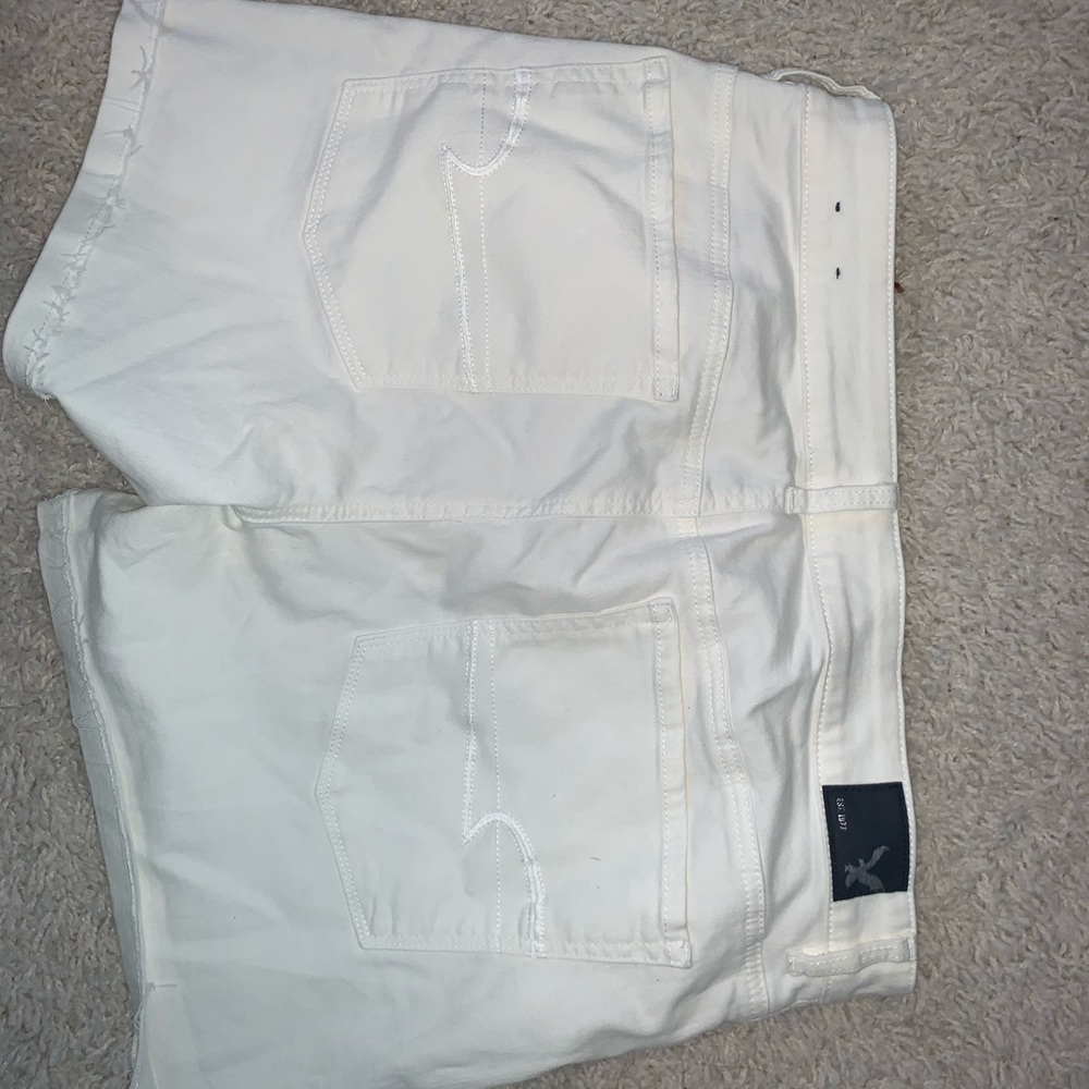 High waist American Eagle white shorts NEVER WORN
